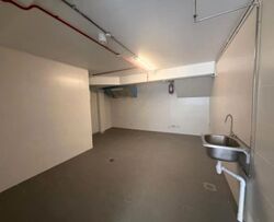 Sims Avenue (D14), Retail #586542001